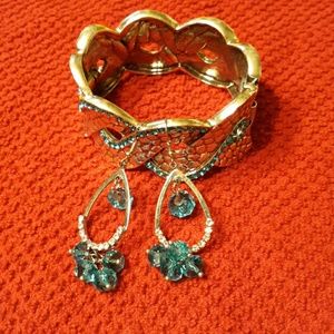 Bracelet and earring set